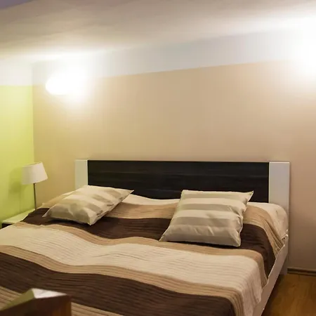 Apartment Jindrisska 25 *